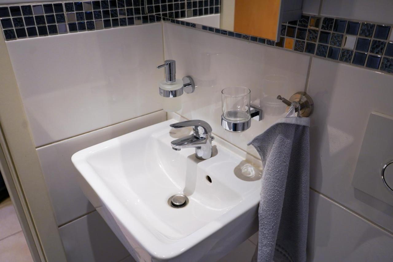 Ferienwohnung In Kaiserslautern-Hohenecken Bagian luar foto